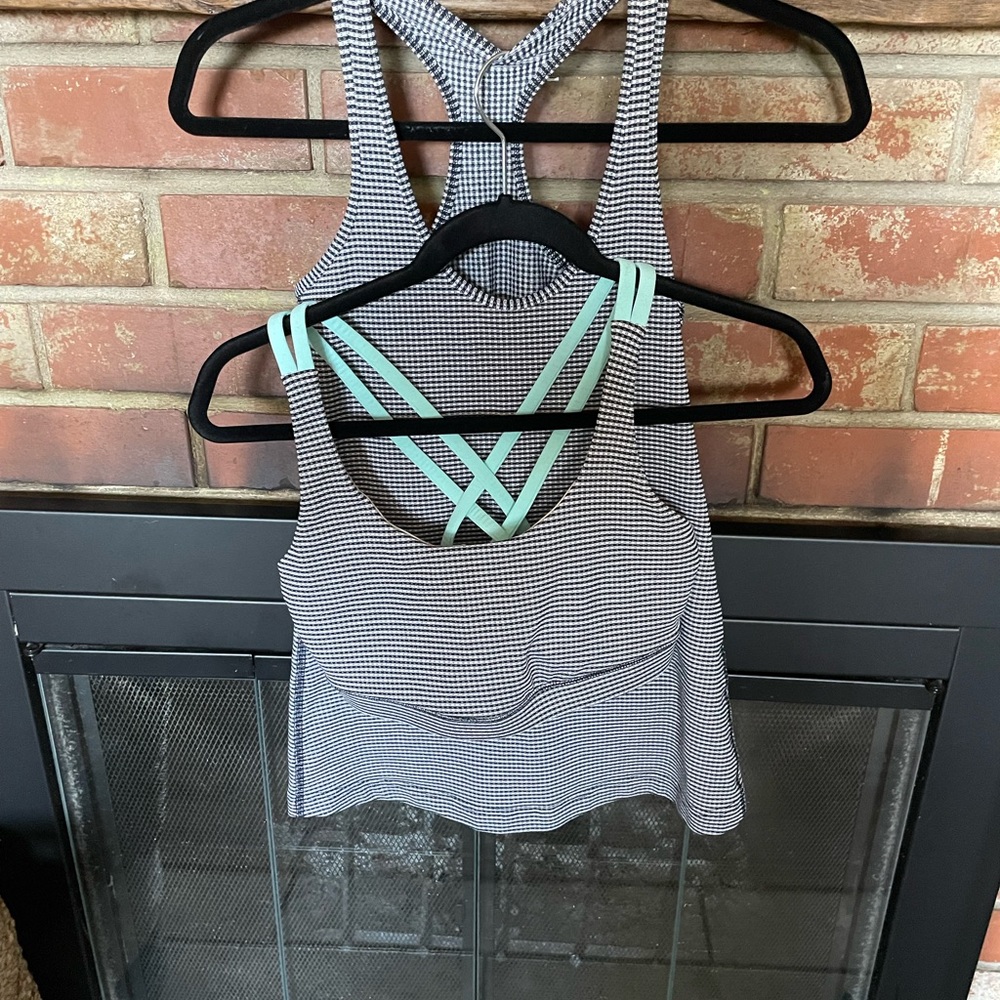 Lululemon tank w/matching bralette; excellent condition